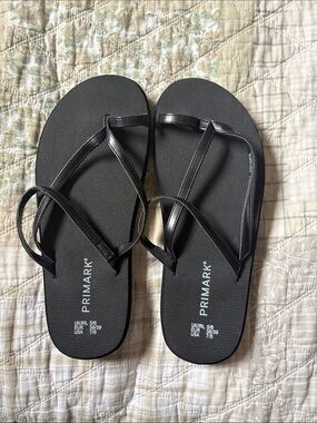 Primark Black Textured Thong Sandals